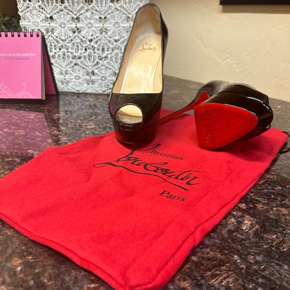 Christian Louboutin Black Leather Prive' Open Toe Pump- Pre-Owned - Size 38.5 - Picture 6 of 6